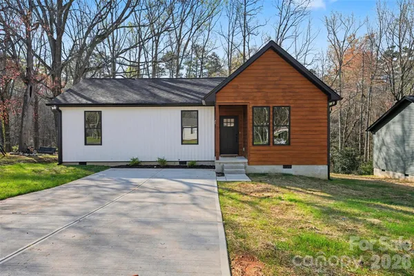$285,000 | 425 West Ballard Street, Cherryville, NC 28021