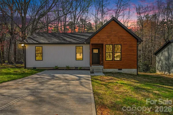 $285,000 | 425 West Ballard Street, Cherryville, NC 28021