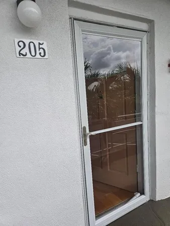 $1,800 | 3128 59th Street South, Unit 205, Gulfport, FL 33707