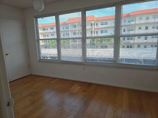 $1,800 | 3128 59th Street South, Unit 205, Gulfport, FL 33707