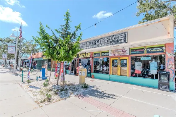 $1,800 | 3128 59th Street South, Unit 205, Gulfport, FL 33707