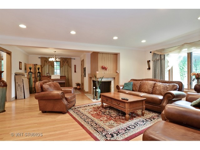 504 Illinois Road Wilmette, IL 60091 - Photo 2 of 13