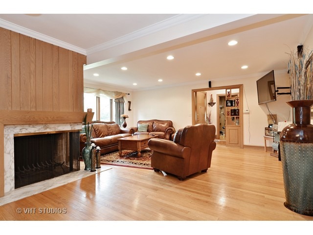 504 Illinois Road Wilmette, IL 60091 - Photo 3 of 13