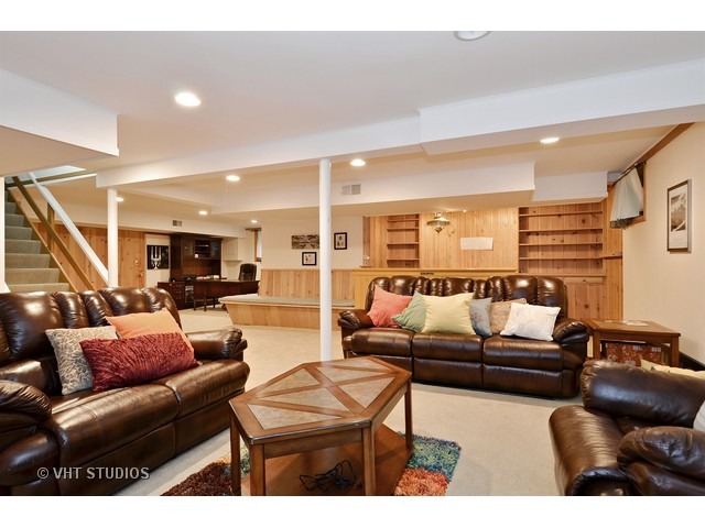 504 Illinois Road Wilmette, IL 60091 - Photo 6 of 13