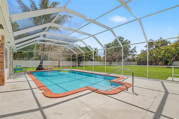 $12,000 | 7230 Southwest 104th Street, Pinecrest, FL 33156