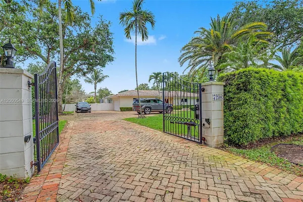 $12,000 | 7230 Southwest 104th Street, Pinecrest, FL 33156