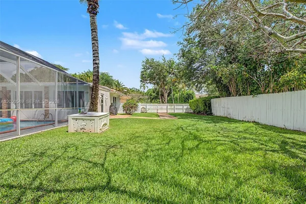 $12,000 | 7230 Southwest 104th Street, Pinecrest, FL 33156