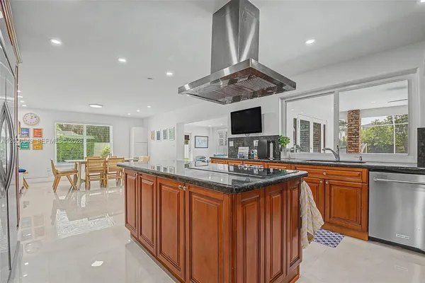 $12,000 | 7230 Southwest 104th Street, Pinecrest, FL 33156