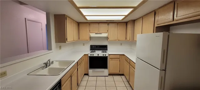 $1,498 | 2216 Short Pine Drive, Las Vegas, NV 89108