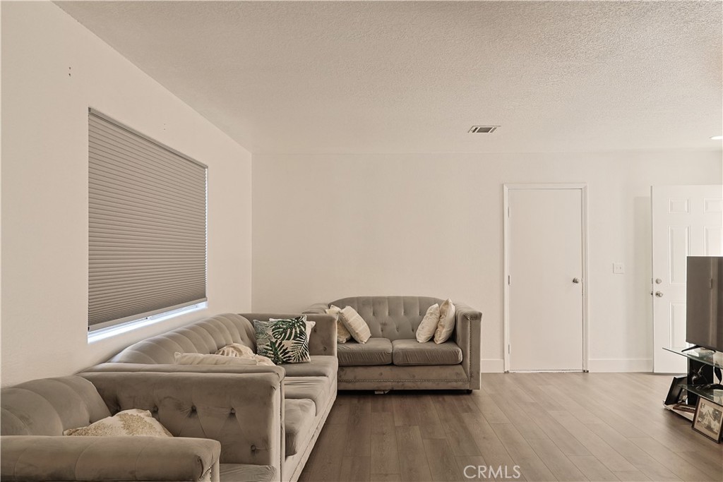 2214 West Wardlow Road Long Beach, CA 90810 - Photo 4 of 24 Gallery Image 4