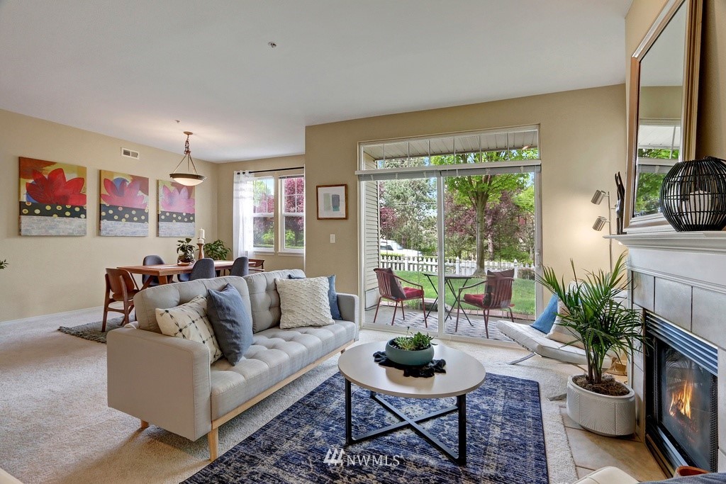 400 South 46th Place, Unit D Renton, WA 98055 - Photo 2 of 25