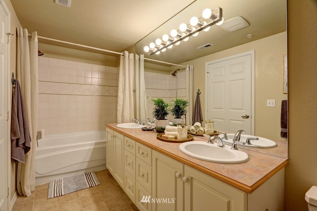 400 South 46th Place, Unit D Renton, WA 98055 - Photo 16 of 25
