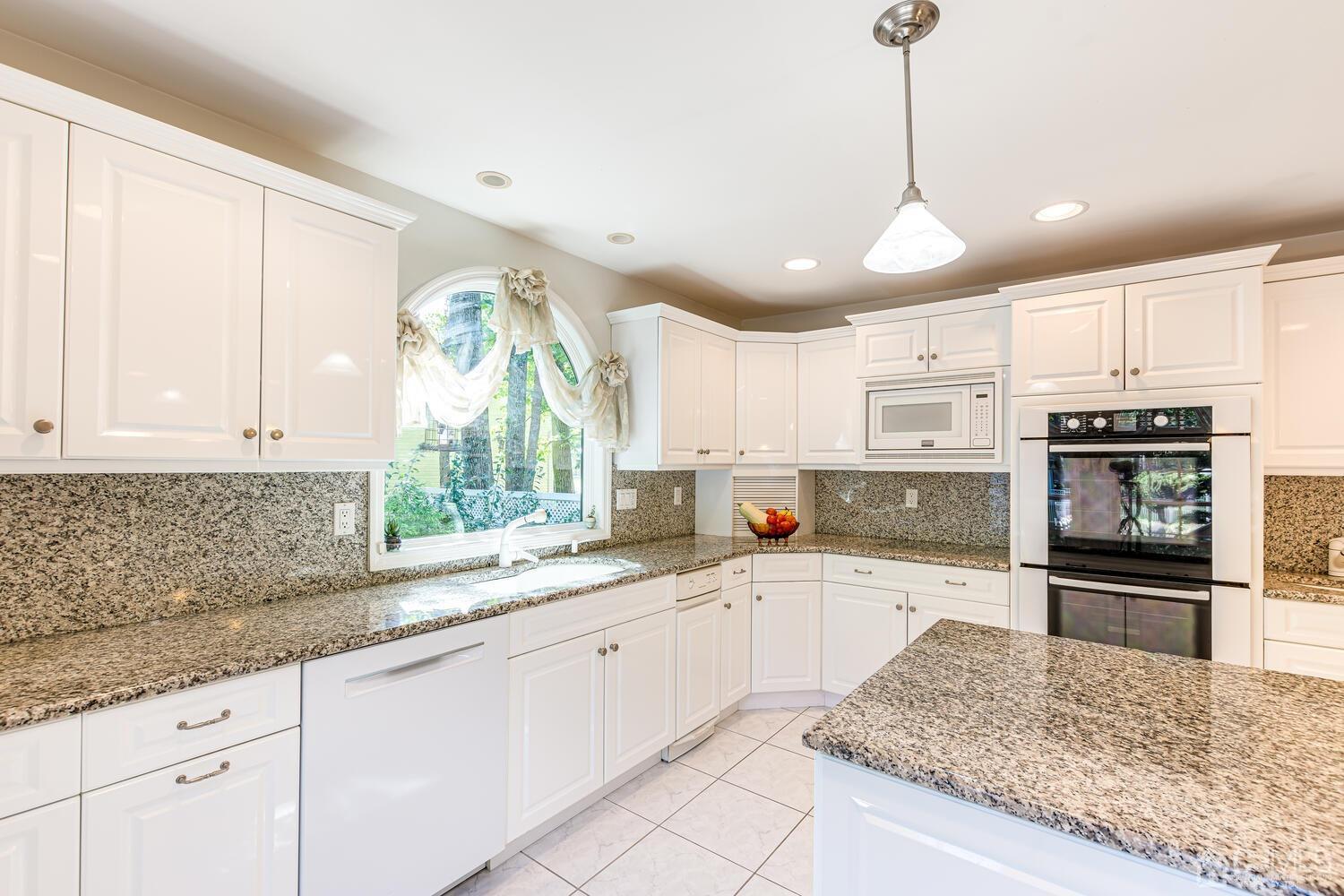 511 Declaration Lane Jackson, NJ 08527 - Photo 23 of 61 Gallery Image 23