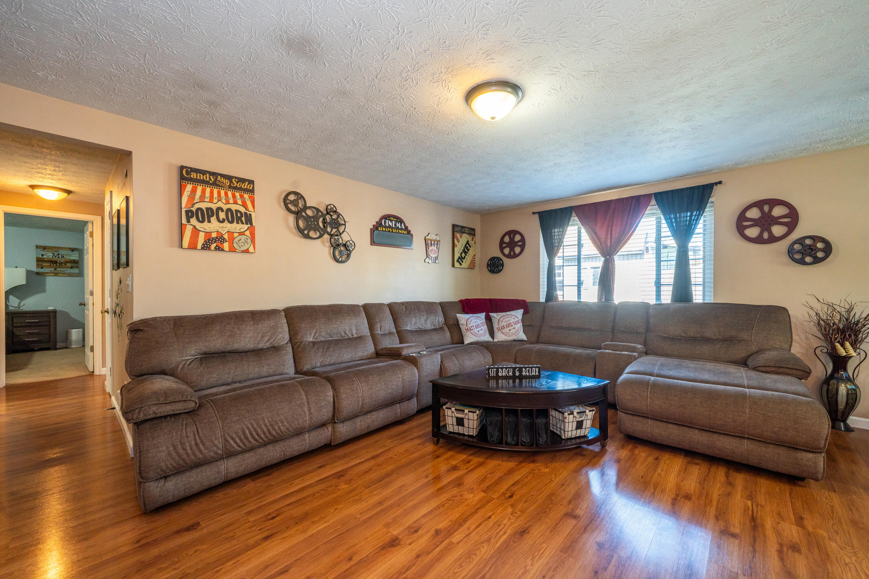 4537 Powell Road Dayton, OH 45424 - Photo 5 of 60