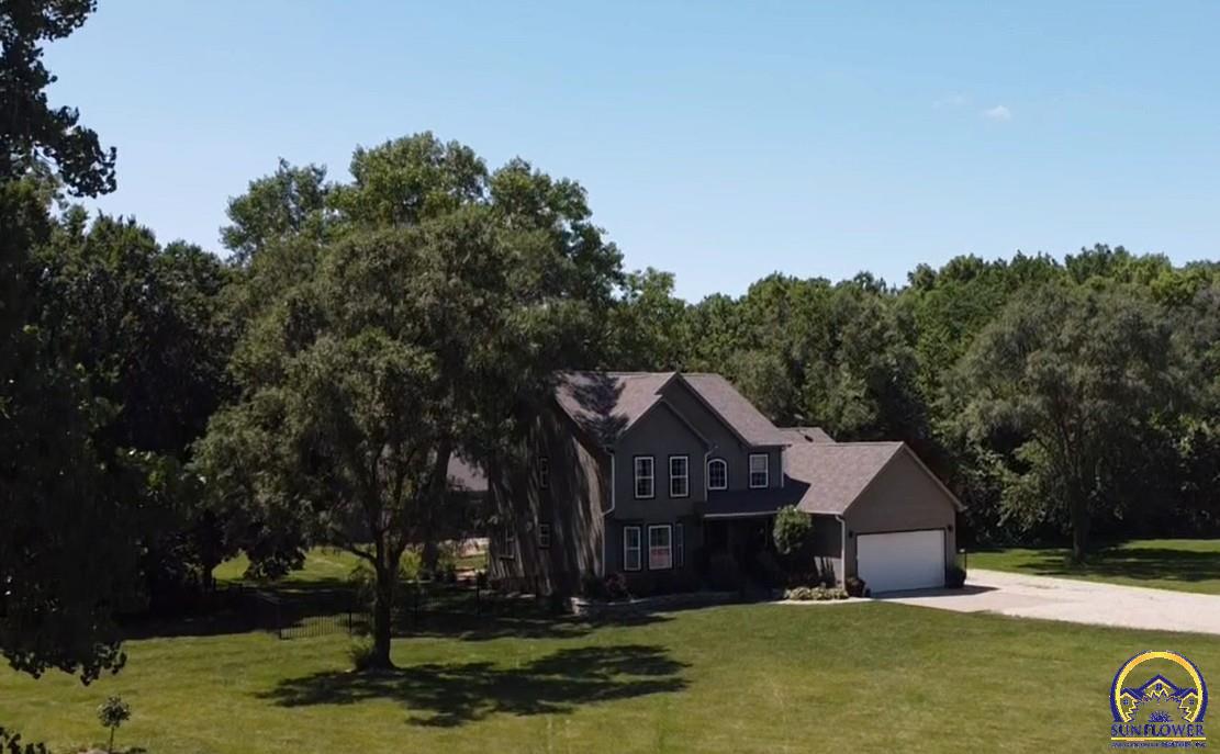 4415 Southeast West Edge Road Topeka, KS 66609 - Photo 3 of 98