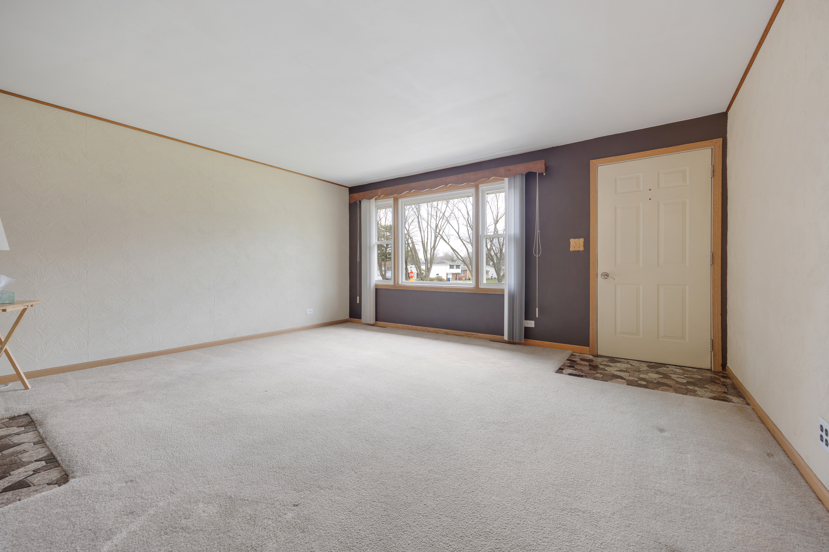 810 Revere Road South Elgin, IL 60177 - Photo 2 of 28 Gallery Image 2