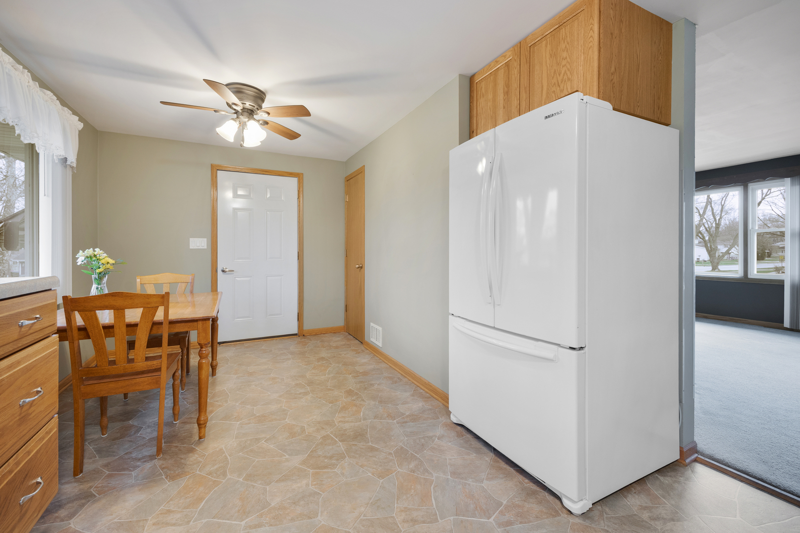 810 Revere Road South Elgin, IL 60177 - Photo 7 of 28 Gallery Image 7