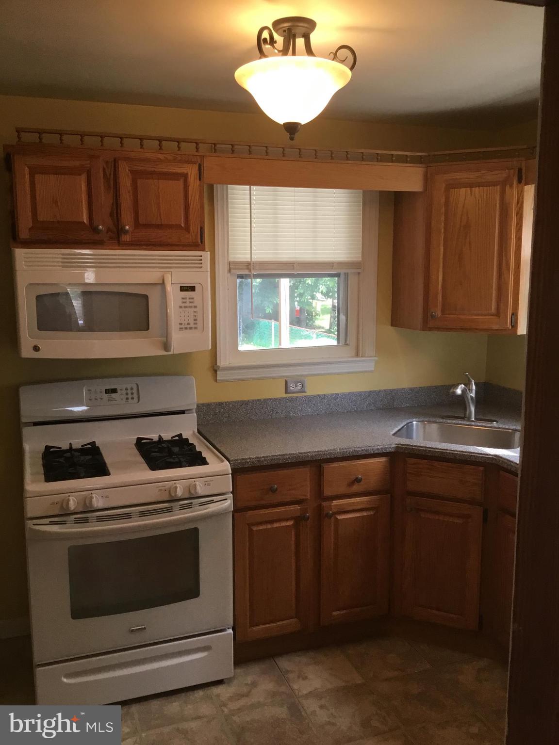 2012 Oakland Road Baltimore, MD 21220 - Photo 8 of 29 Kitchen