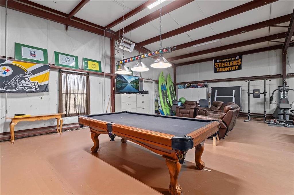 725 Wilson Road Van Alstyne, TX 75495 - Photo 30 of 40 a room with musical instruments