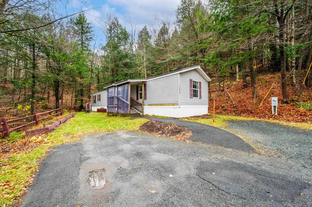 $128,499 | 86 Nh Rte 4a, Unit 6 UPPER, Enfield, NH 03748