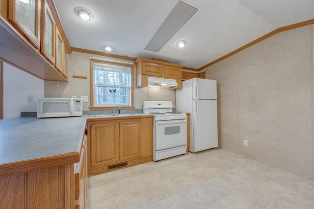 $128,499 | 86 Nh Rte 4a, Unit 6 UPPER, Enfield, NH 03748