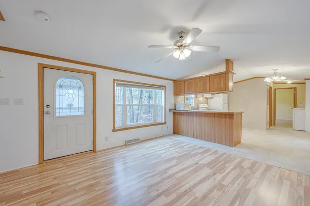 $128,499 | 86 Nh Rte 4a, Unit 6 UPPER, Enfield, NH 03748