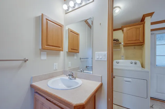 $128,499 | 86 Nh Rte 4a, Unit 6 UPPER, Enfield, NH 03748