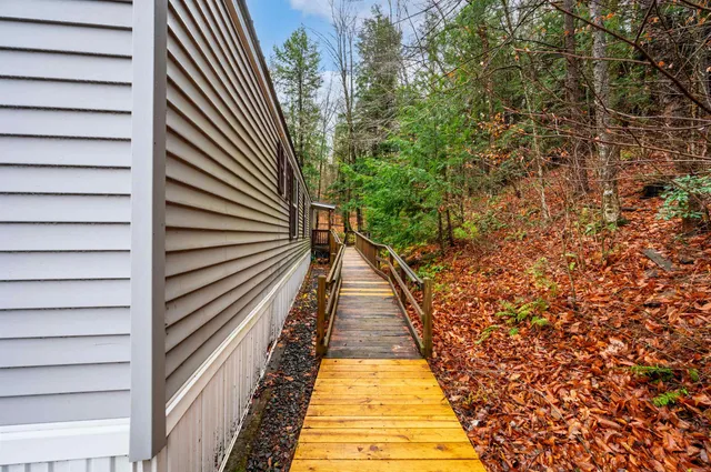 $128,499 | 86 Nh Rte 4a, Unit 6 UPPER, Enfield, NH 03748