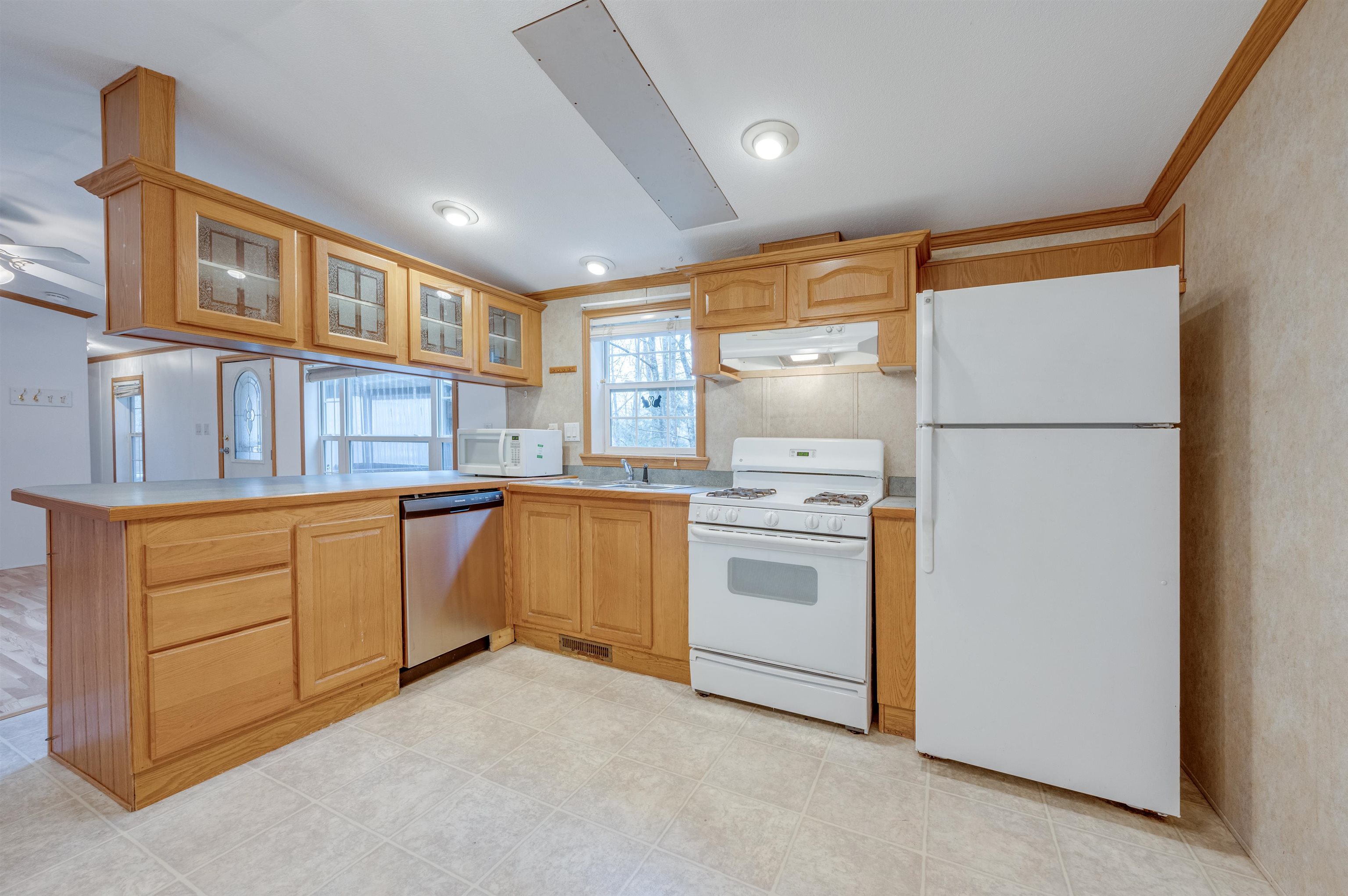 86 Nh Rte 4a, Unit 6 UPPER Enfield, NH 03748 - Photo 4 of 42