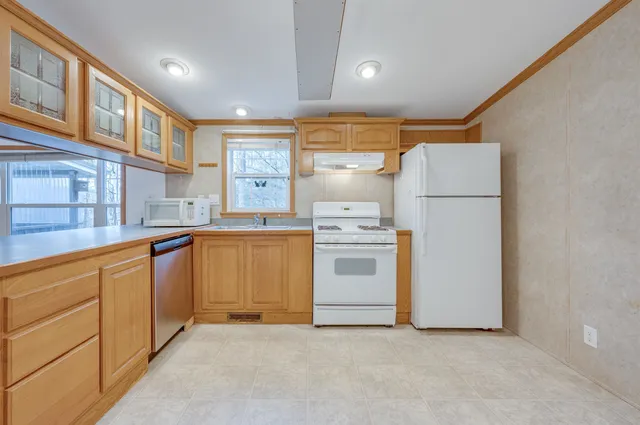 $128,499 | 86 Nh Rte 4a, Unit 6 UPPER, Enfield, NH 03748