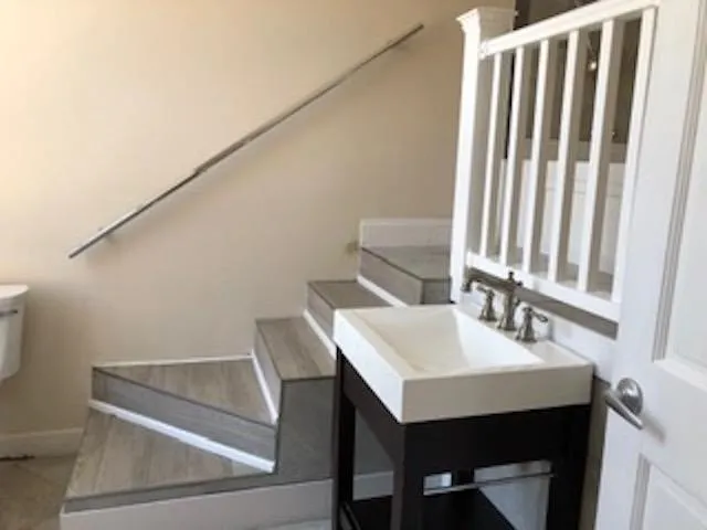 $2,150 | 368 Central Street, Unit 2, Franklin, NH 03235