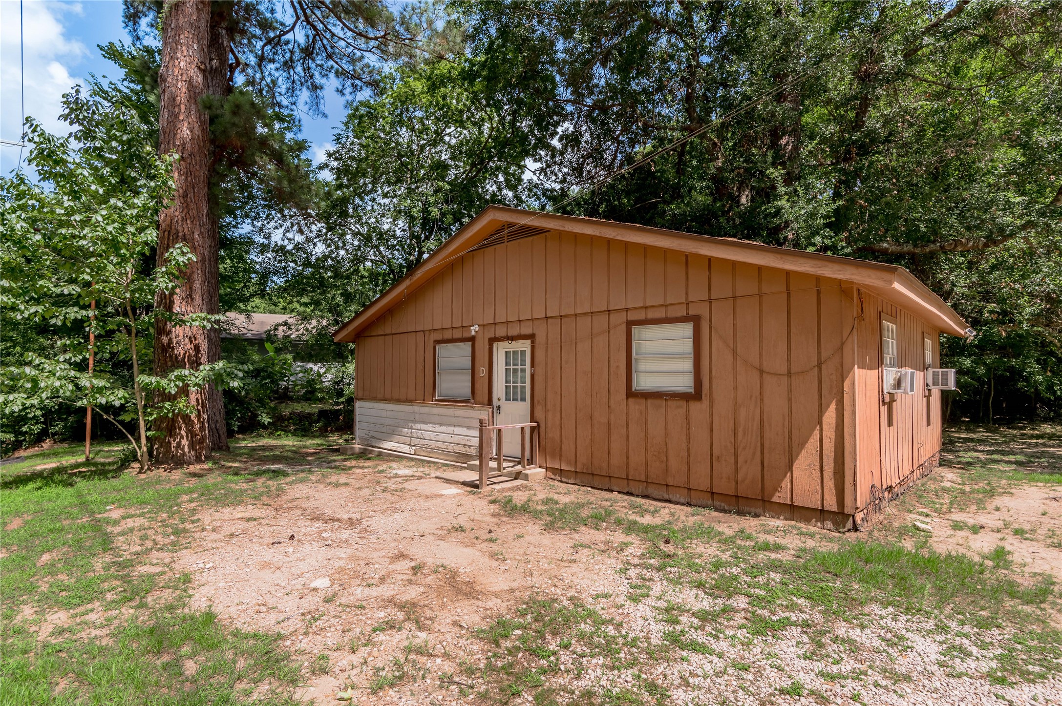 712 Cline Street, Unit D Huntsville, TX 77340 - Photo 1 of 21