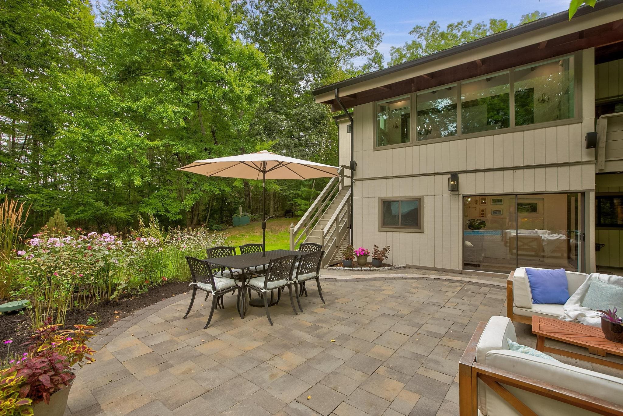 124 Goodhue Road Derry, NH 03038 - Photo 41 of 58