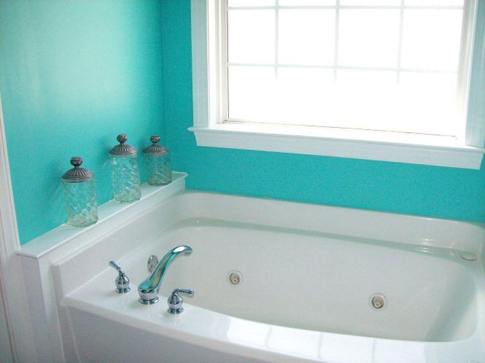 20 Lower Simmons Road Macon, GA 31220 - Photo 14 of 32 a bathroom with a bathtub