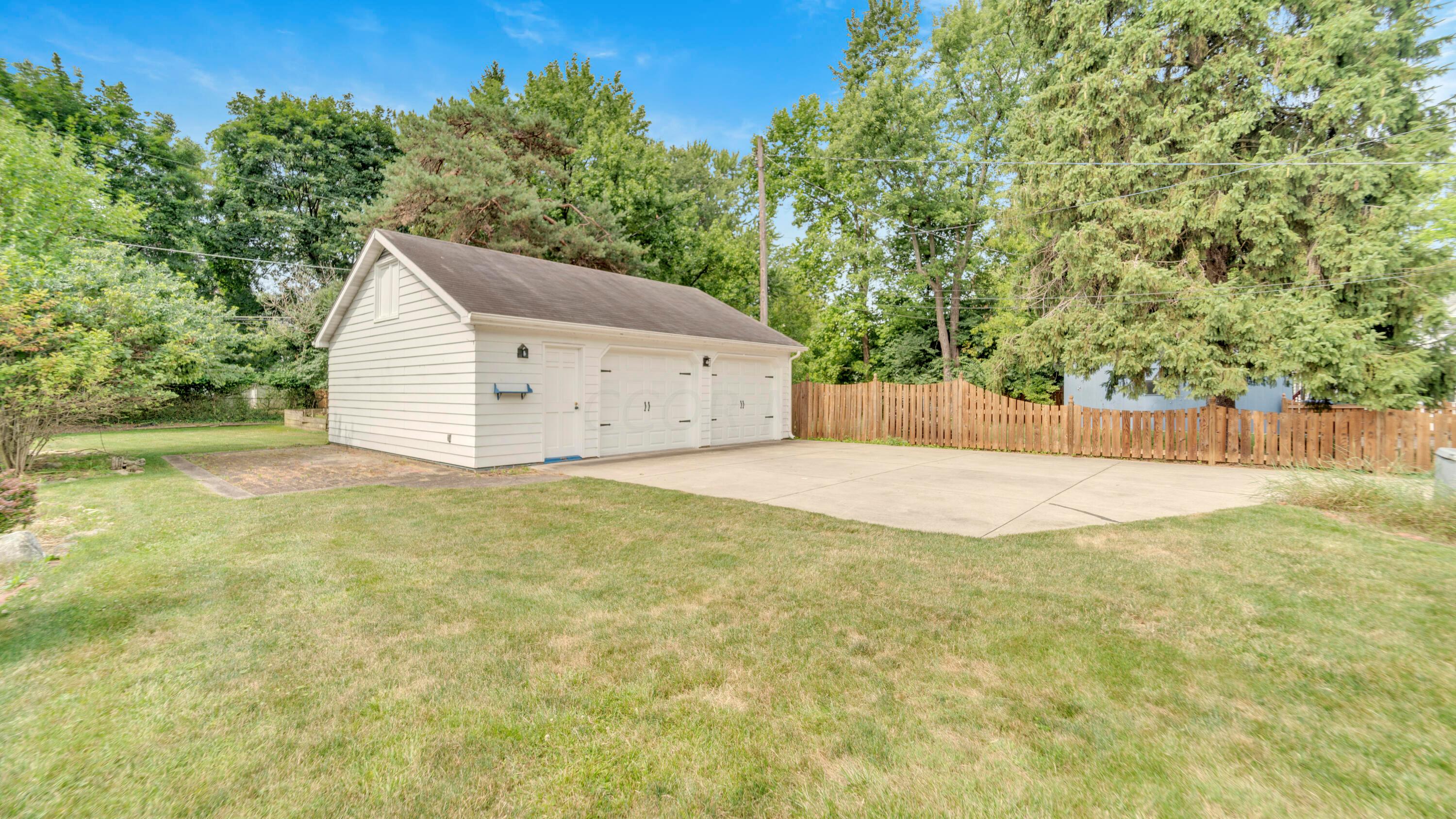 261 Wetmore Road Columbus, OH 43214 - Photo 24 of 38 Garage and extra Concrete