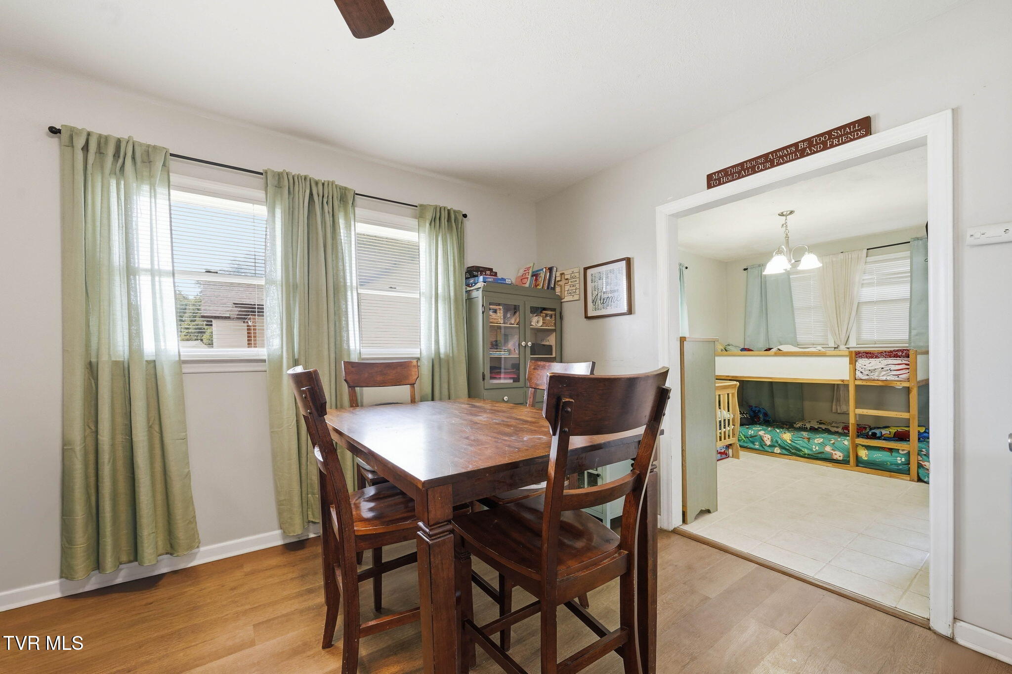 16-web-or-mls-407 Walnut St-6