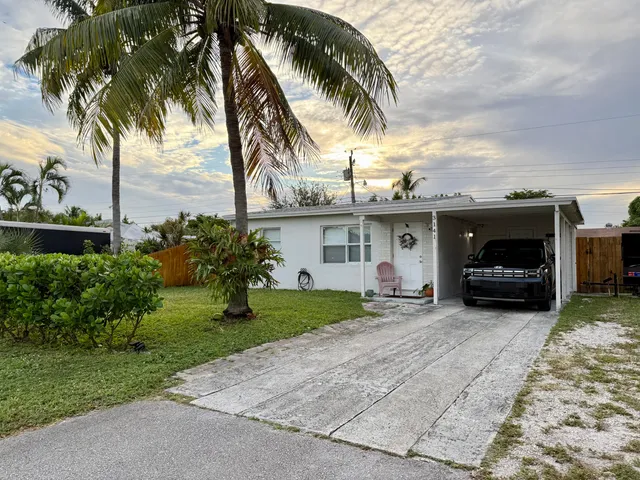 a view of a house with a patio