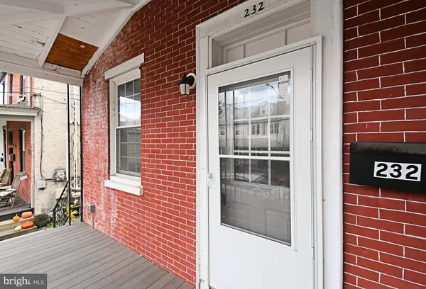 $2,800 | 232 Morgan Street, Phoenixville, PA 19460