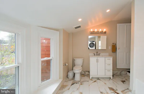 $2,800 | 232 Morgan Street, Phoenixville, PA 19460