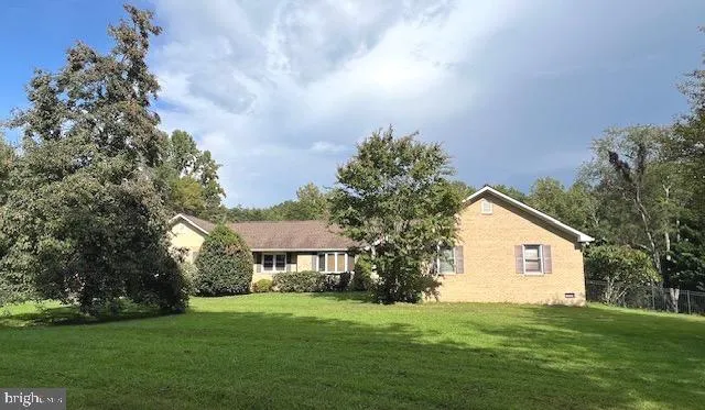 $950,000 | 6115 Clifton Road, Clifton, VA 20124