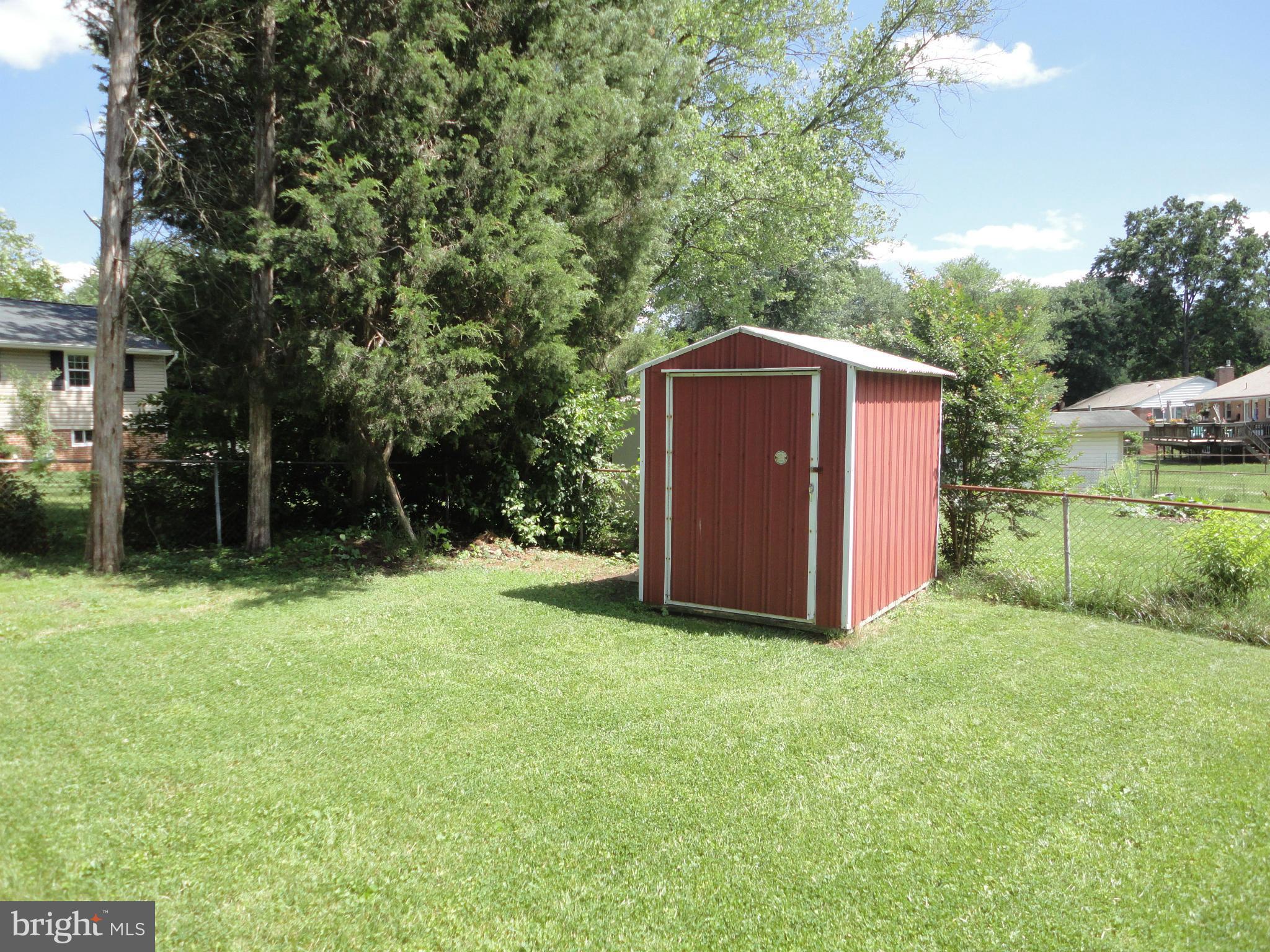 5512 Moultrie Road Springfield, VA 22151 - Photo 12 of 27 a view of backyard with green space