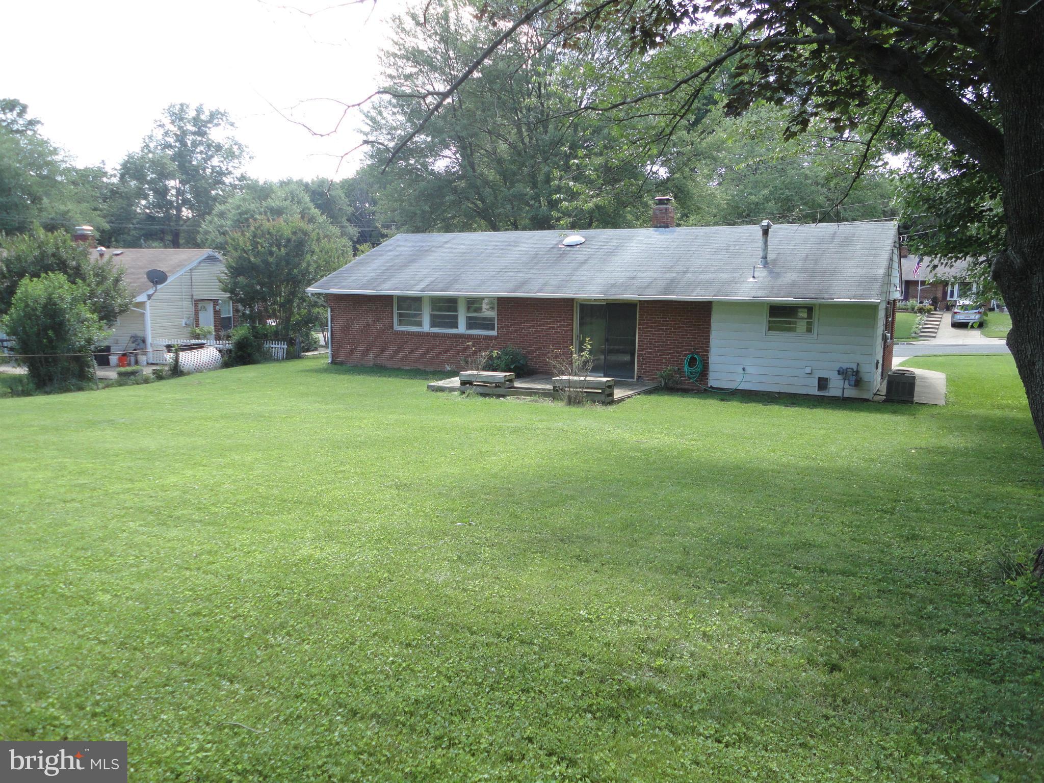 5512 Moultrie Road Springfield, VA 22151 - Photo 8 of 27 an outdoor space with garden view