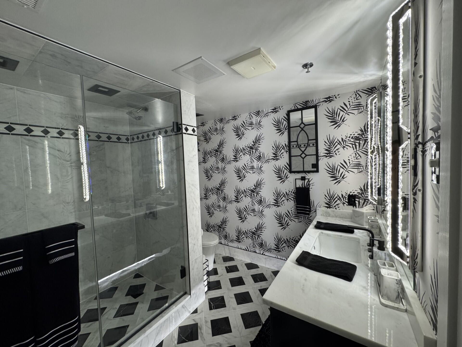 333 Lake Avenue, Unit 806 Racine, WI 53403 - Photo 39 of 62 6G_LST 806_2nd Floor Guest Bath