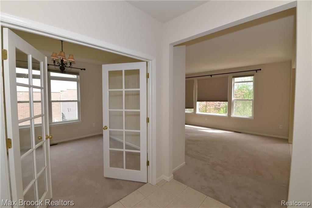 2407 Jackson Drive Rochester Hills, MI 48309 - Photo 19 of 56