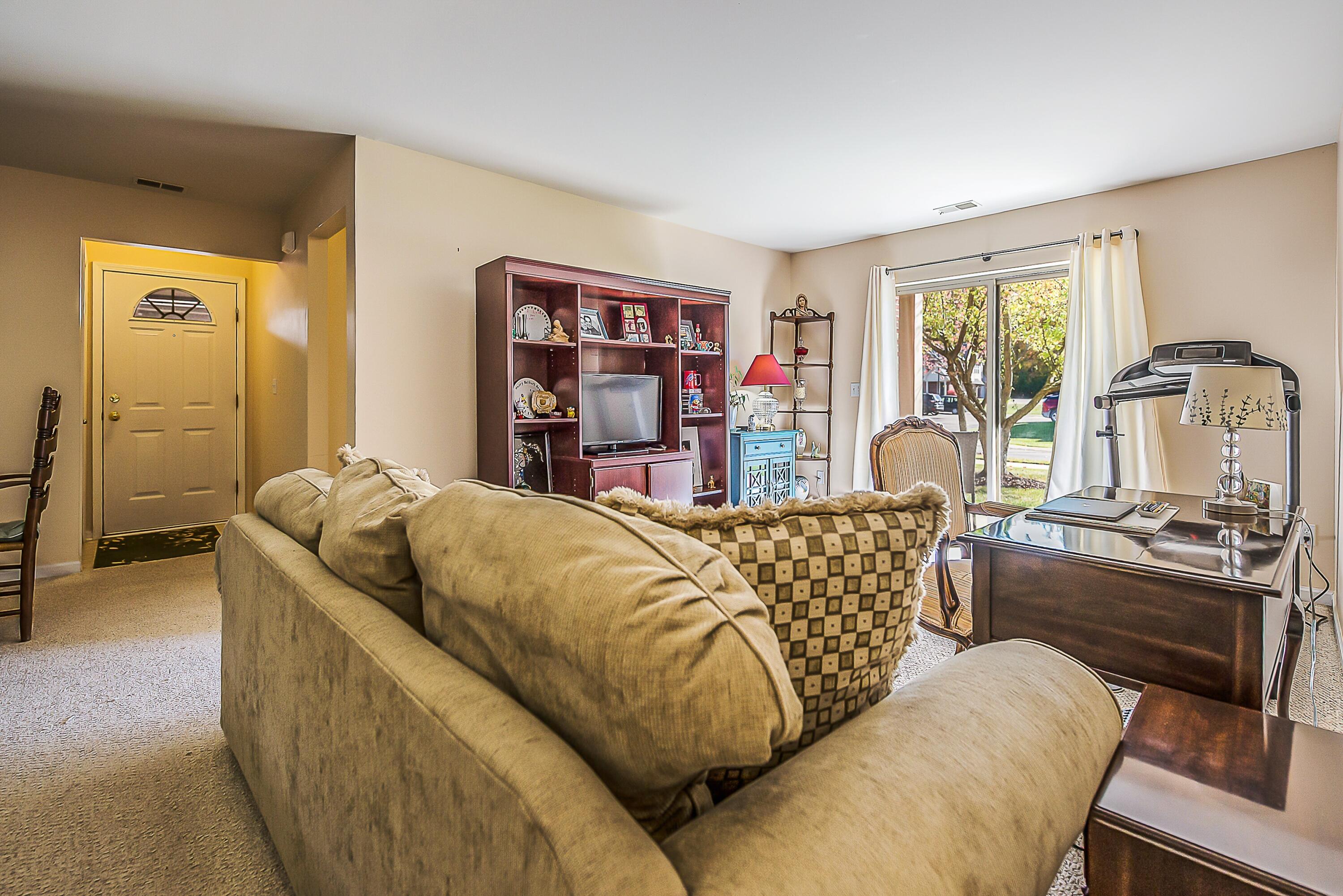 1385 Addington Lane Ann Arbor, MI 48108 - Photo 8 of 30 DSC_6402