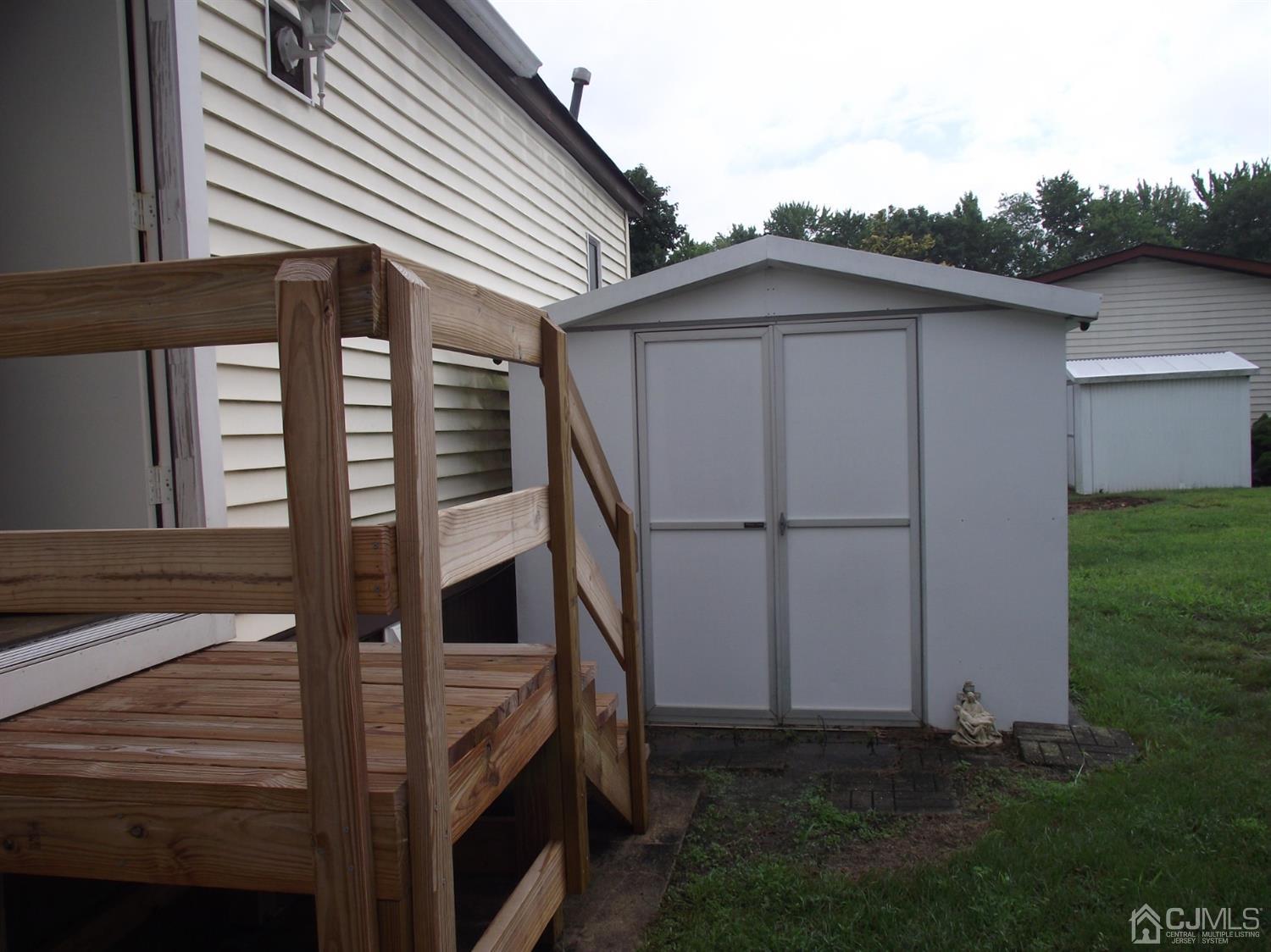 51 Poe Road North Brunswick, NJ 08902 - Photo 14 of 15 Gallery Image 14