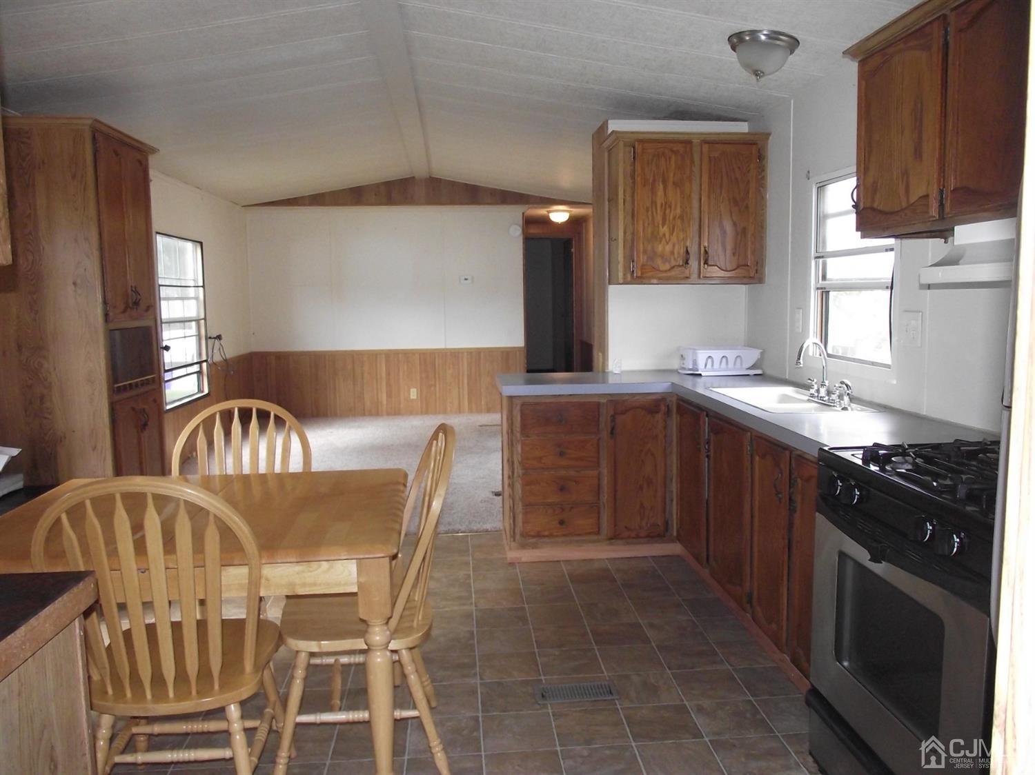 51 Poe Road North Brunswick, NJ 08902 - Photo 5 of 15 Gallery Image 5