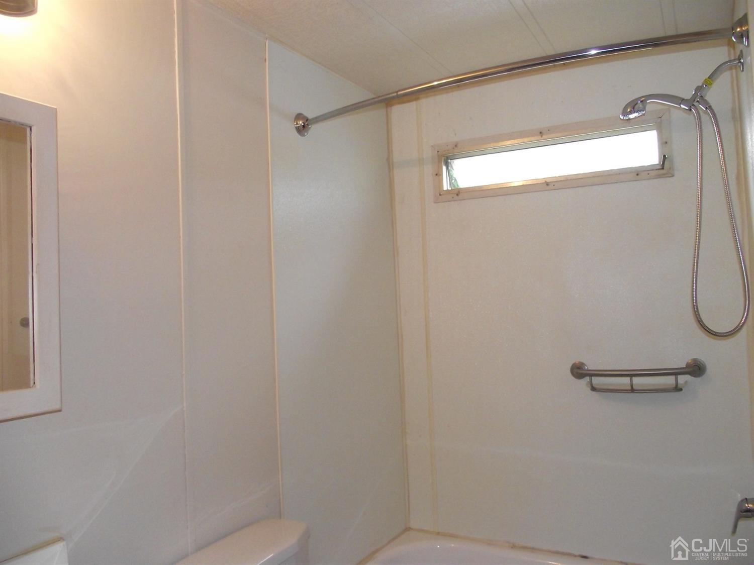 51 Poe Road North Brunswick, NJ 08902 - Photo 10 of 15 Gallery Image 10