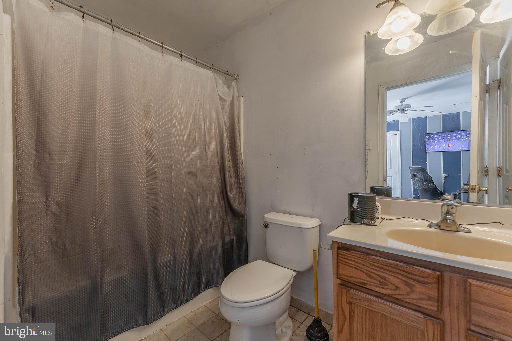 263 Lenni Road Media, PA 19063 - Photo 41 of 45 Bedroom #4 En-Suite