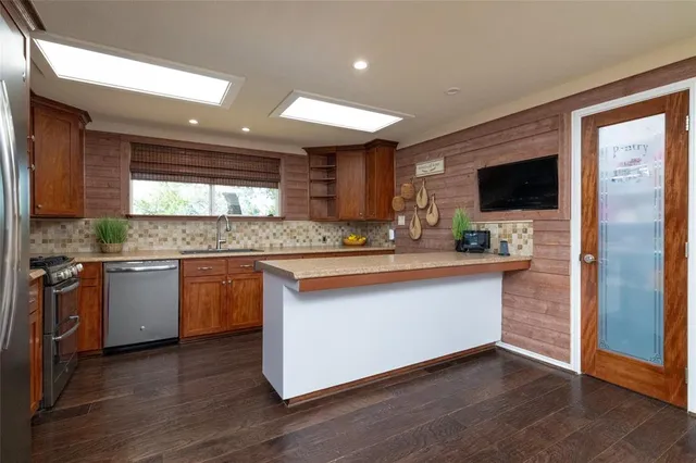 $465,000 | 615 Northwest 20th Street, Mineral Wells, TX 76067